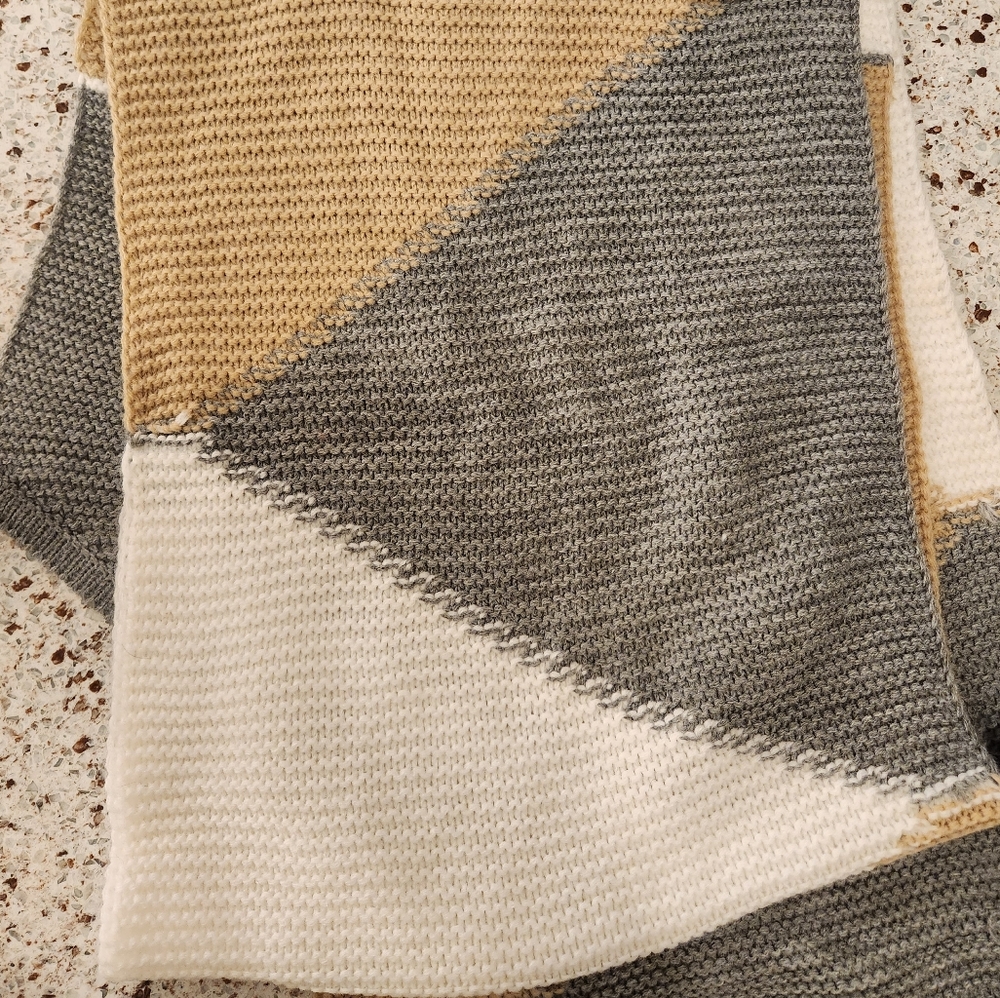 Vince Camuto Thick and Cozy Scarf OS
